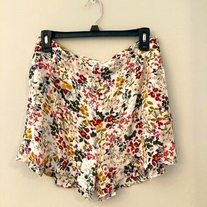 Floral, silky, shorts, size large